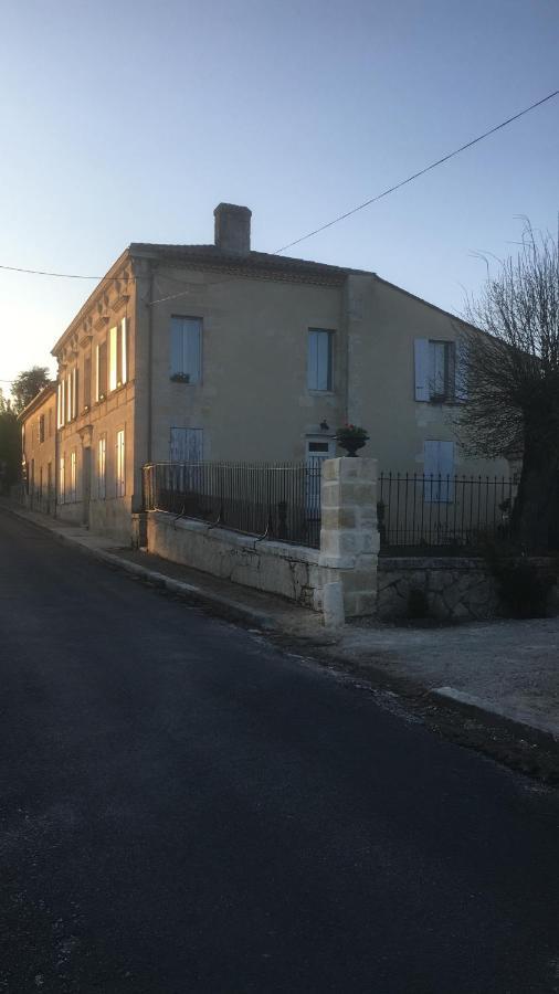 La Maison Blanche A Saint-Yzans-De-Medoc B&B 외부 사진